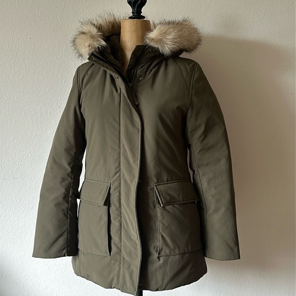 Uniqlo sz XS Down Hybrid parka with faux fur hood insulated green zip/snap VGUC - Picture 2 of 9